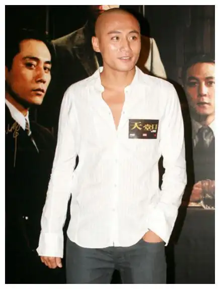 刘烨光头,邓超光头,李晨光头,郑恺光头,颜值一眼就看清楚了