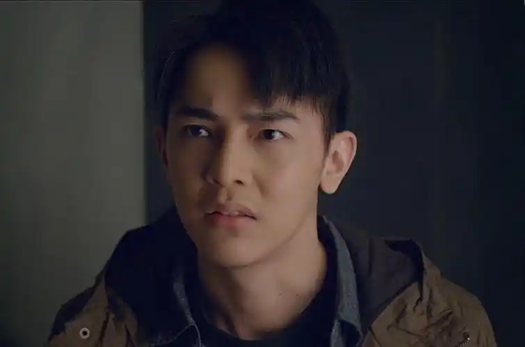 汪东城演秘术的图片,(主要看发型),越多越好! 资源大神快!