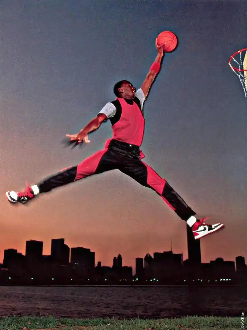 篮球壁纸 著名的迈克尔·乔丹logo来历! #nba #乔 - 抖音