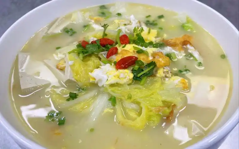 秋天要多喝道三鲜汤,白菜营养一点不流失,出锅汤鲜又美味