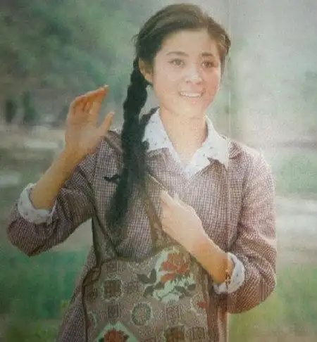 倪萍20岁纯美旧照曝光 网友:黑土梦中情人(组图)