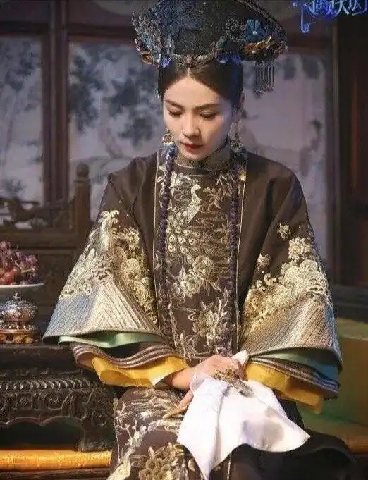 刘涛清宫剧中的造型真的太有气质,端庄大气,气质优雅,不管穿搭什么