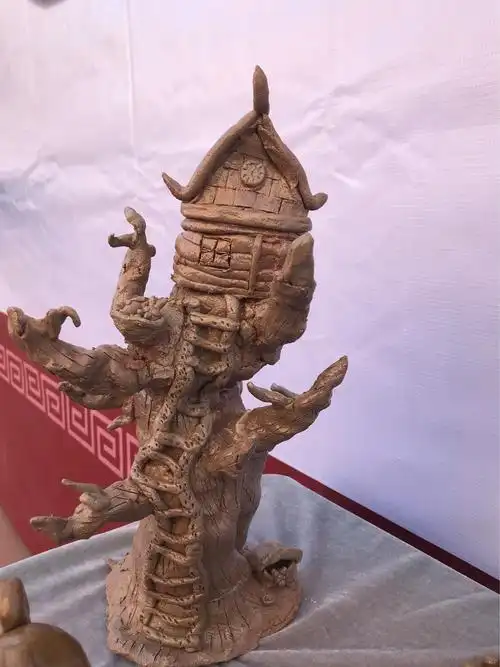 特举办各种大型展览会,寻找陶艺小人才,东风路小学校领导更加重视学生