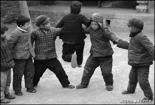 老照片 法国摄影师拍摄的60年代河南洛阳农村 看上去好亲切