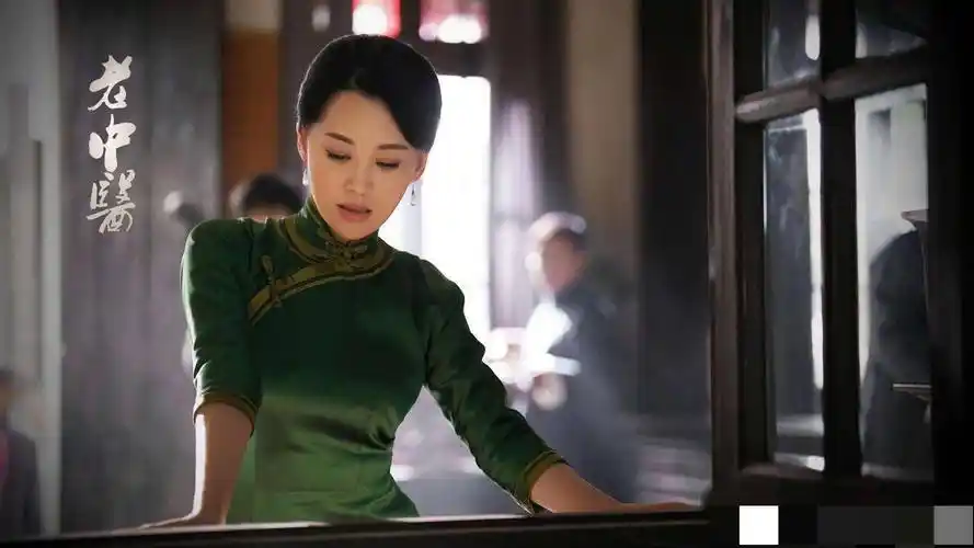 不整容,不会骨瘦如柴,53岁的许晴活成了最美内娱老牌女神_时尚_角色