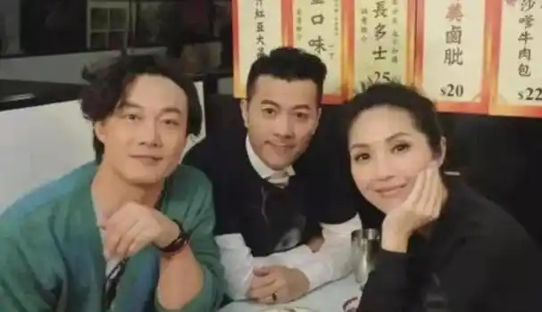 他与陈奕迅和杨千嬅一度齐名,三人共同被誉为"华兴三宝",成为当时乐坛