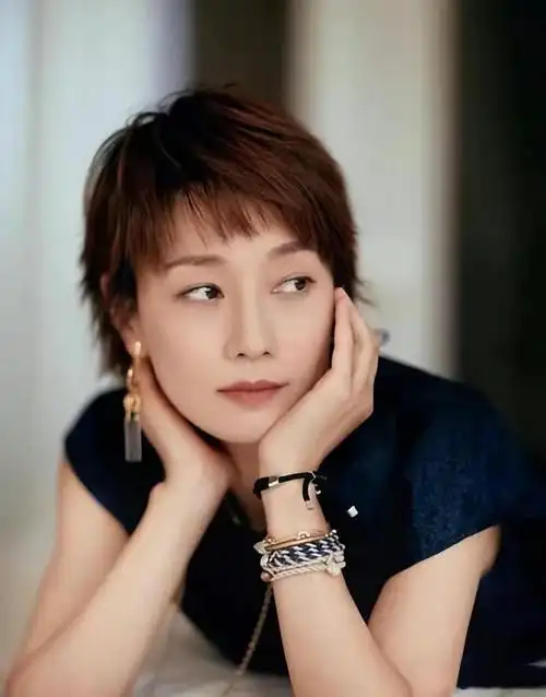 35岁以后的"成熟"女人,至少留一次短发,气质感太强了