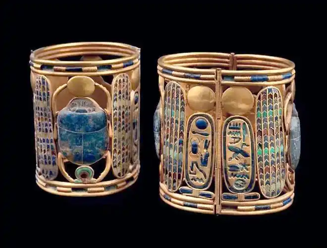 卢浮宫的古埃及黄金三联像背后的故事