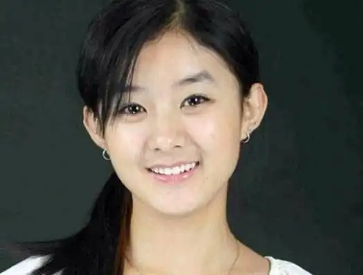 赵丽颖出道前的样子你能接受吗?只变一点就成女神