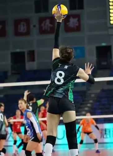 丁霞最新比赛照身材凹凸有致比赛动作过大差点露出臀肉