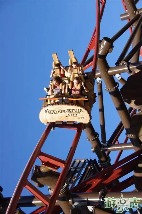 法国法雷斯伯杜斯城市游乐园《惊险过山车》