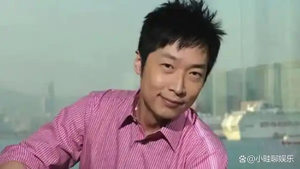 最帅康熙47岁上北大51岁成为公务员53岁依旧单身被人羡慕