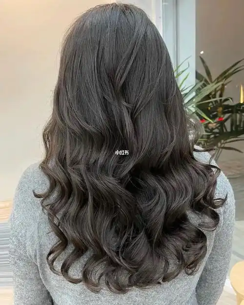 中长发女生一定要尝试的甜美法式大卷