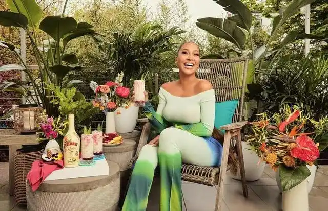 nba花魁迎42岁生日,瓦妮莎送祝福,坐拥千万粉丝 气质不输卡戴珊