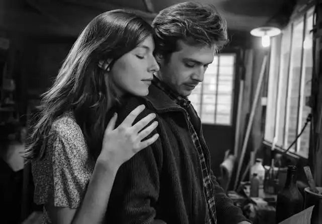 在这篇文章中,我将探索电影中的情感表达方式,并介绍一些电影中常见的