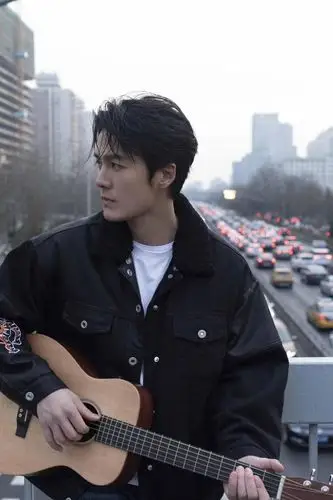 吴克群哽咽思念亡母 "藏姓"唱出游子心声