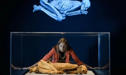 大英博物馆"复活"木乃伊