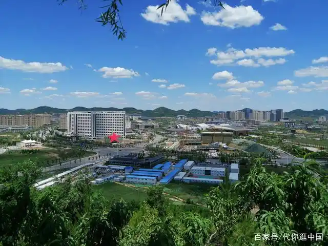 陕西延安新区,削山填沟,挖了几十个山头,总土方量近10亿立方米