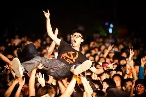 迷笛音乐节 遛白菜极限运动现在的音乐节现场,能玩的越来越多了,形式