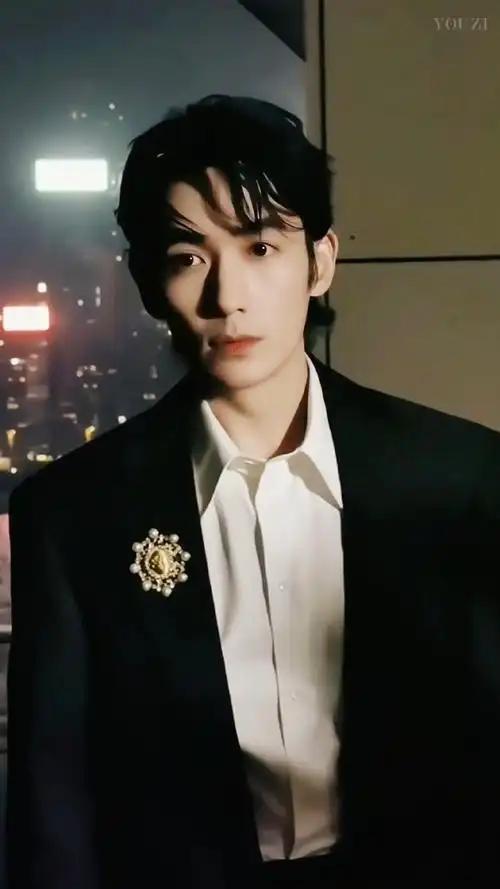 朱一龙 穿裙子##朱一龙 lv大秀