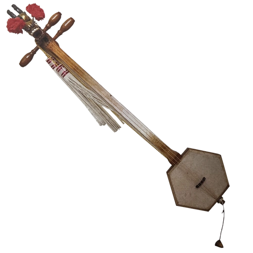 白族龙头大三弦 剑川县 长108厘米 音箱宽23厘米 厚9.3厘米.png