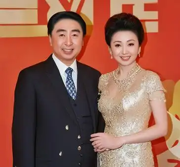 原来她是冯巩的妻子,难怪大红大紫_艾慧_事业_支持