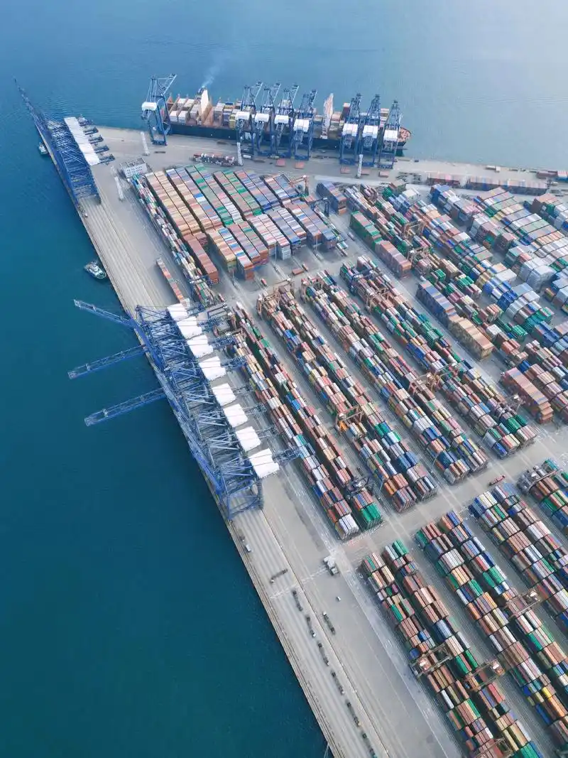 盐田港口.盐田金色海岸码头,雨过天晴周末带喜欢的人来吹海风, - 抖音