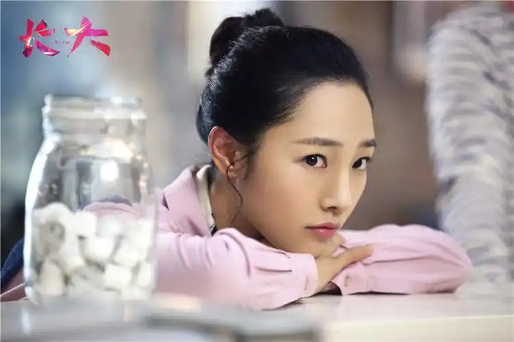 白百何饰叶春萌