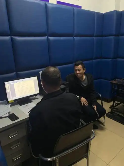 海口白龙街道联合派出所开展烟花爆竹专项整治行动