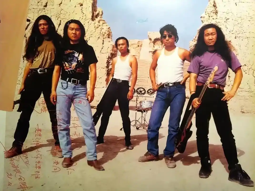 回顾:53岁窦唯近照曝光:"穷困潦倒",已"成仙"