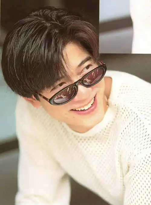 怪不得说王嘉尔有"港气",因为长得像他啊_郭富城_风帅哥_五官