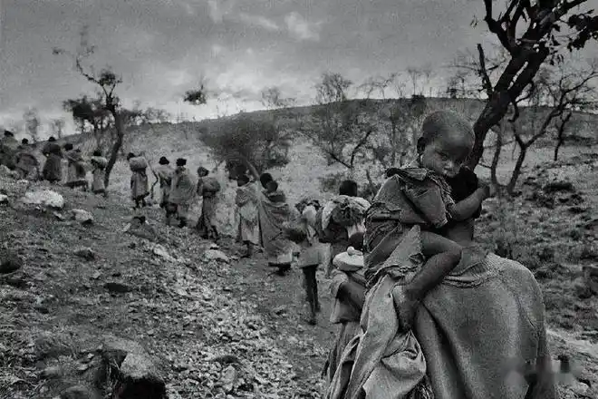非洲大陆却遭受着极为严重的饥荒,每天都有大量的人因为饥饿