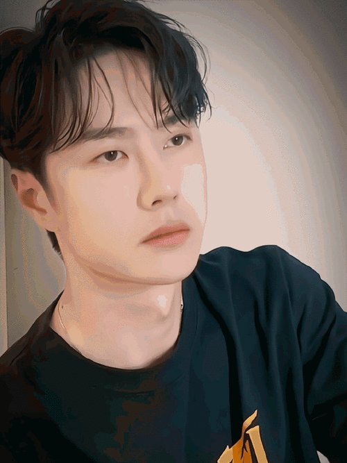 王一博手指撩刘海##王一博