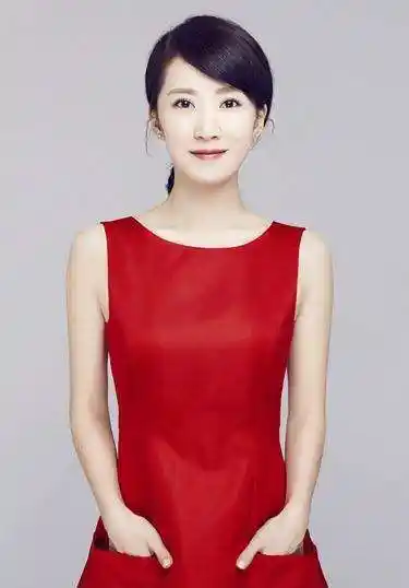 陈道明女儿近照曝光跟李念像双胞胎姐妹33岁还是单身