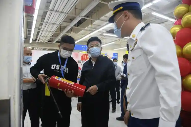 太原小店区:袁尔铭调研国庆期间安全生产工作