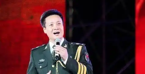 23岁爆红,13次登上舞台,38岁跌落神坛,如今的董文华怎样了?