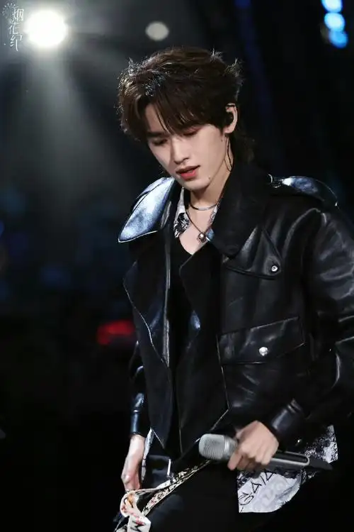 宋亚轩p的宋亚轩#  古希腊掌管颜值的神  绝世神颜