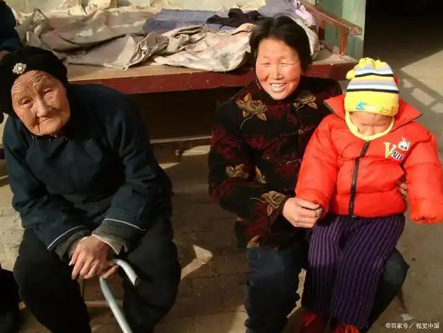 农民工日入三五百,每天却吃着便宜的饭菜,为何舍不得吃顿好饭?