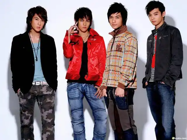 飞轮海组合中的四个帅哥,你喜欢哪一款呢?