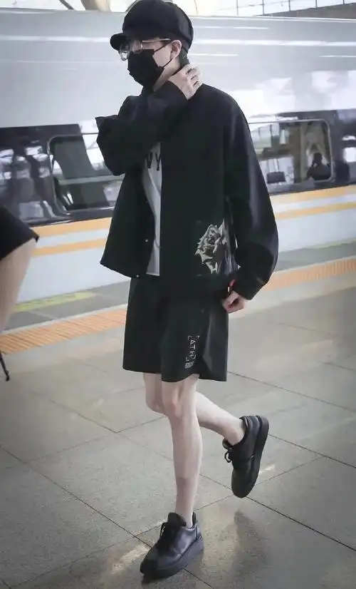 这6位男星的细腿太逆天,有人连腿毛都不长_雷佳音_陈伟霆_比例