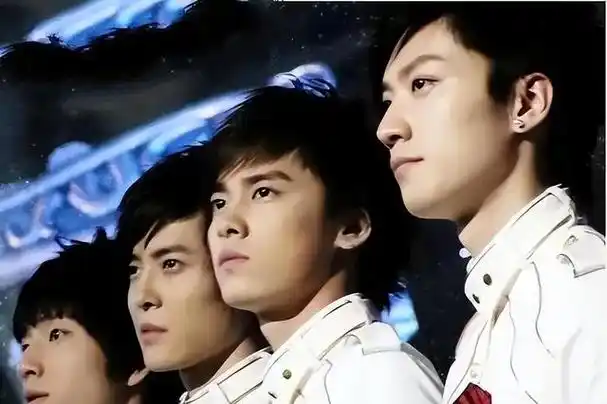 所以他当时的人气并不逊色于名次更高的付辛博,井柏然,乔任梁,扎西