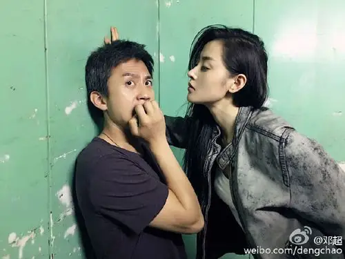 唐嫣杂志封面和杨幂撞车,现在的女明星怎么都喜欢当人老公?