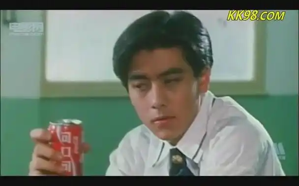 p>《学校霸王》又名《 a href="#" data-lemmaid="9169201">校园