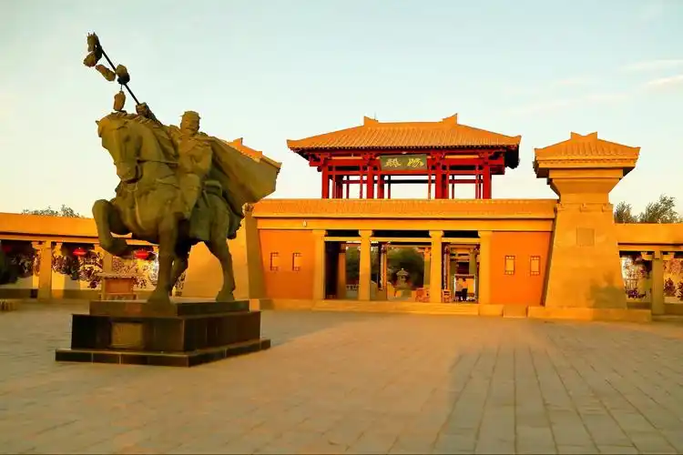 其它 阳关 写美篇阳关博物馆前张骞塑像.焦距45mm,快门1/800,光圈f4.