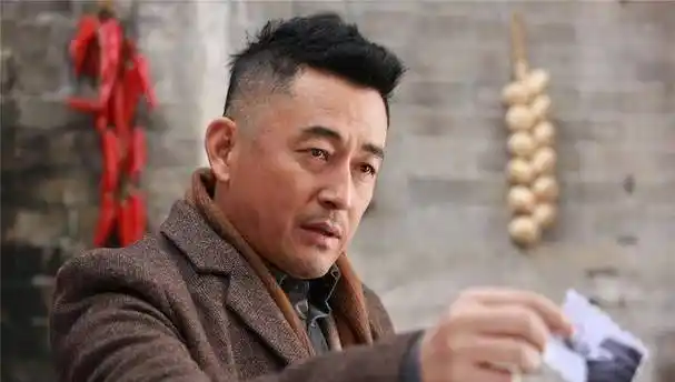 原创原创50岁王志飞老来得女放弃小16岁张歆艺3天闪婚小15岁张定涵