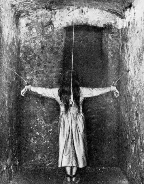 七张罕见的惊悚老照片看着就让人不寒而栗