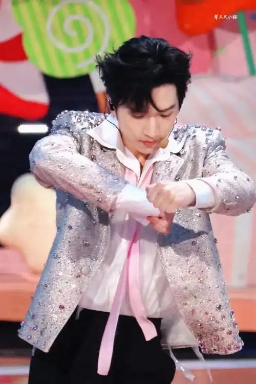 严浩翔湖南卫视春晚