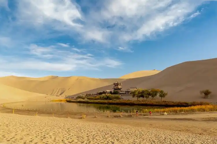 鸣沙山(月牙泉)