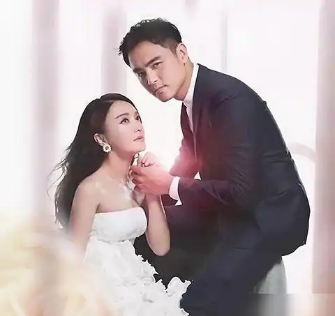 明道晒儿子脚丫照认了秘婚当爸起底他背后的女人王婷萱