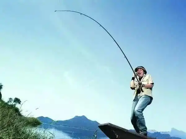 钓鱼操竿,这四个动作千万不能做!